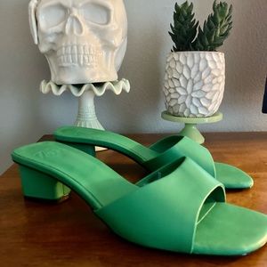 Kelly green Zara block kitten heels. Size 6
